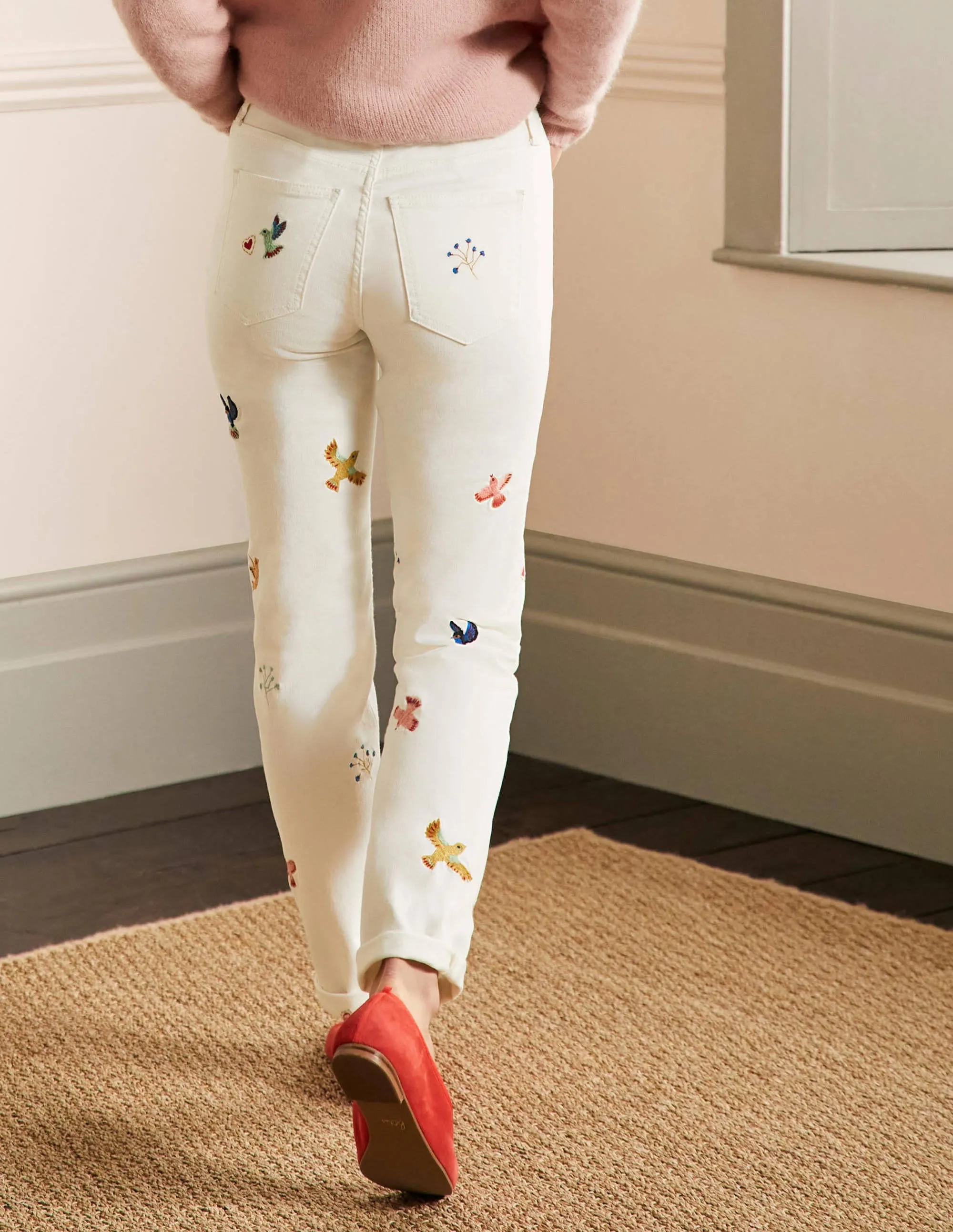 Girlfriend Jeans-Ecru. Embroidery