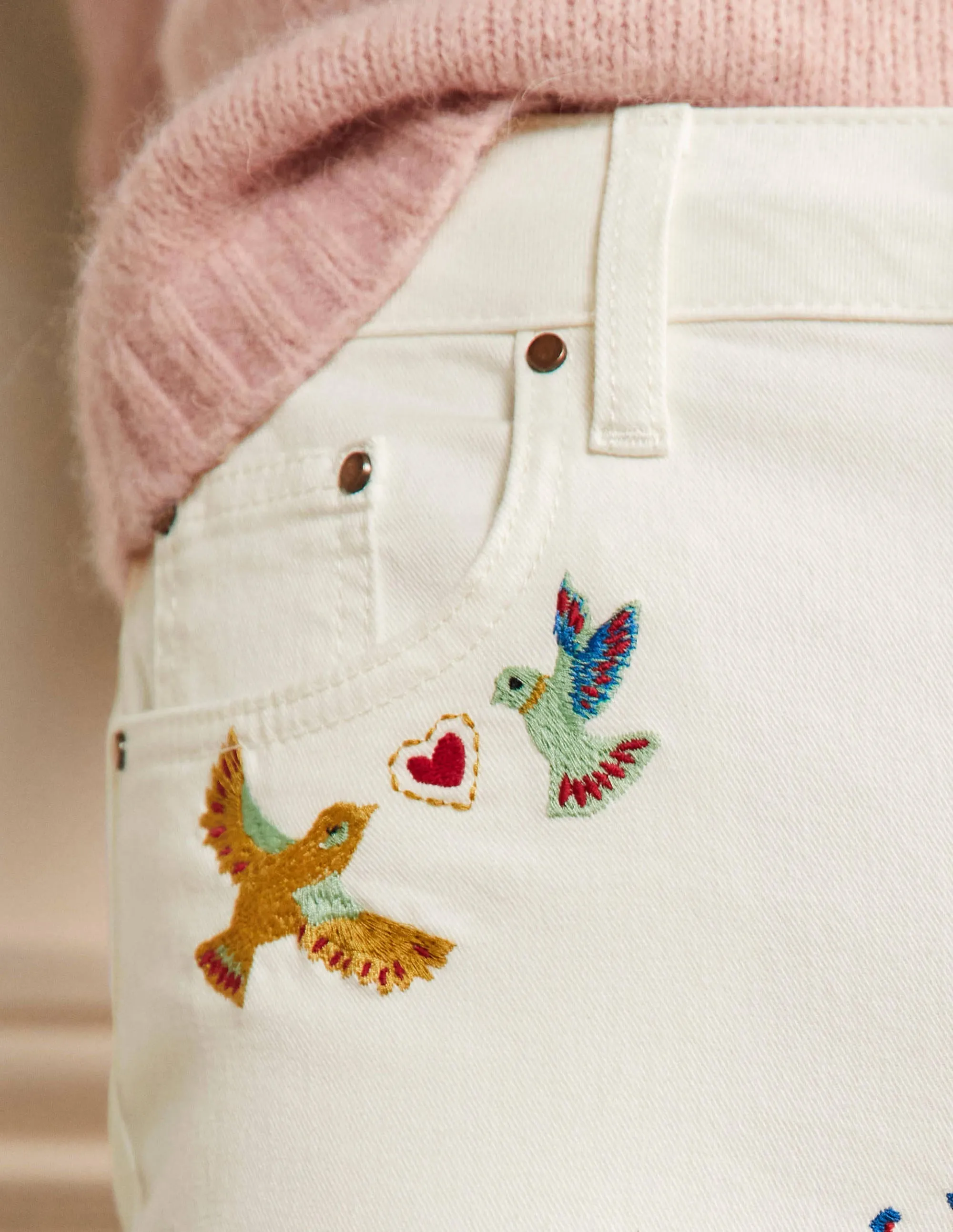 Girlfriend Jeans-Ecru. Embroidery