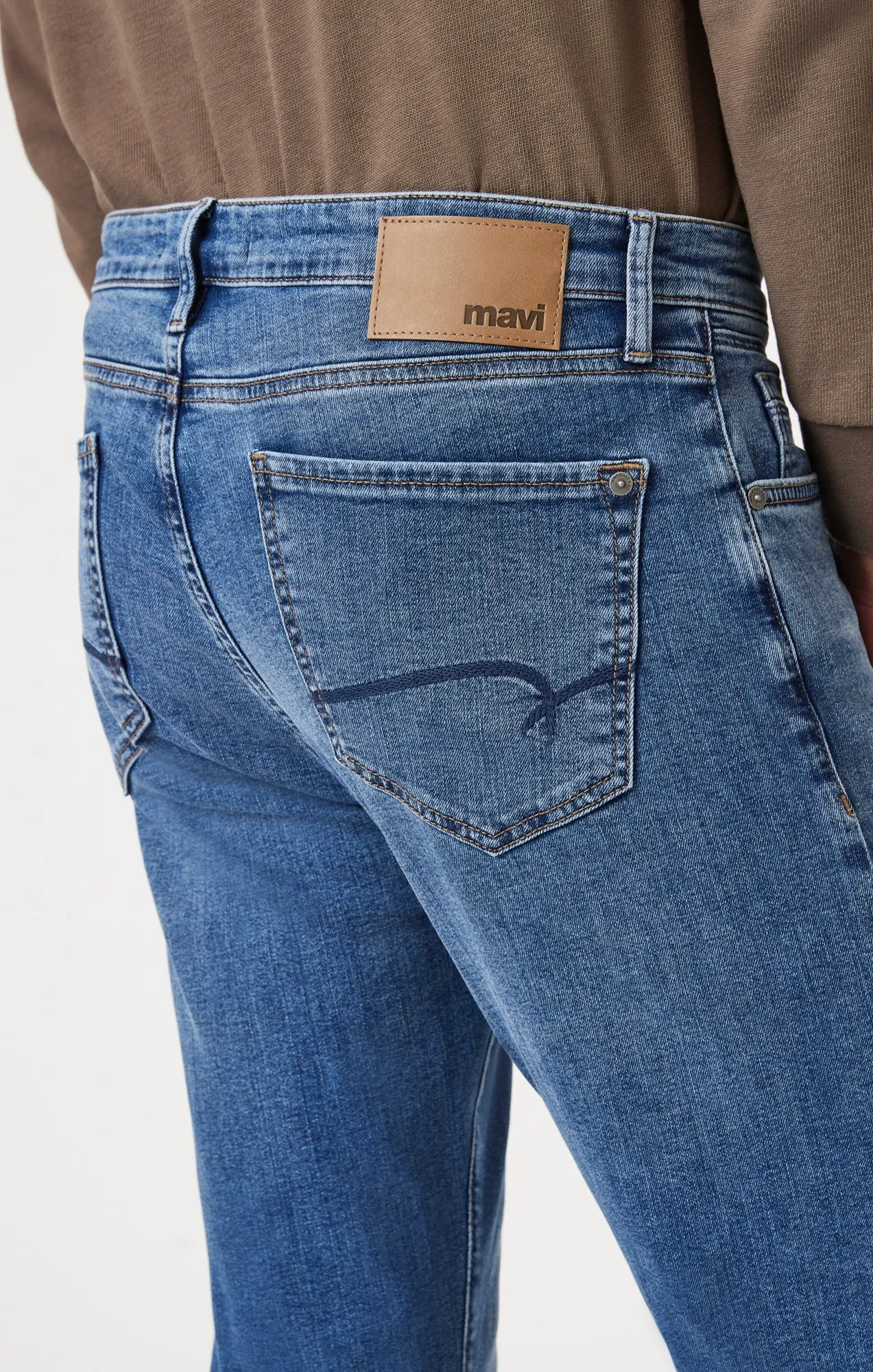 MARCUS SLIM STRAIGHT LEG IN USED WILLIAMSBURG