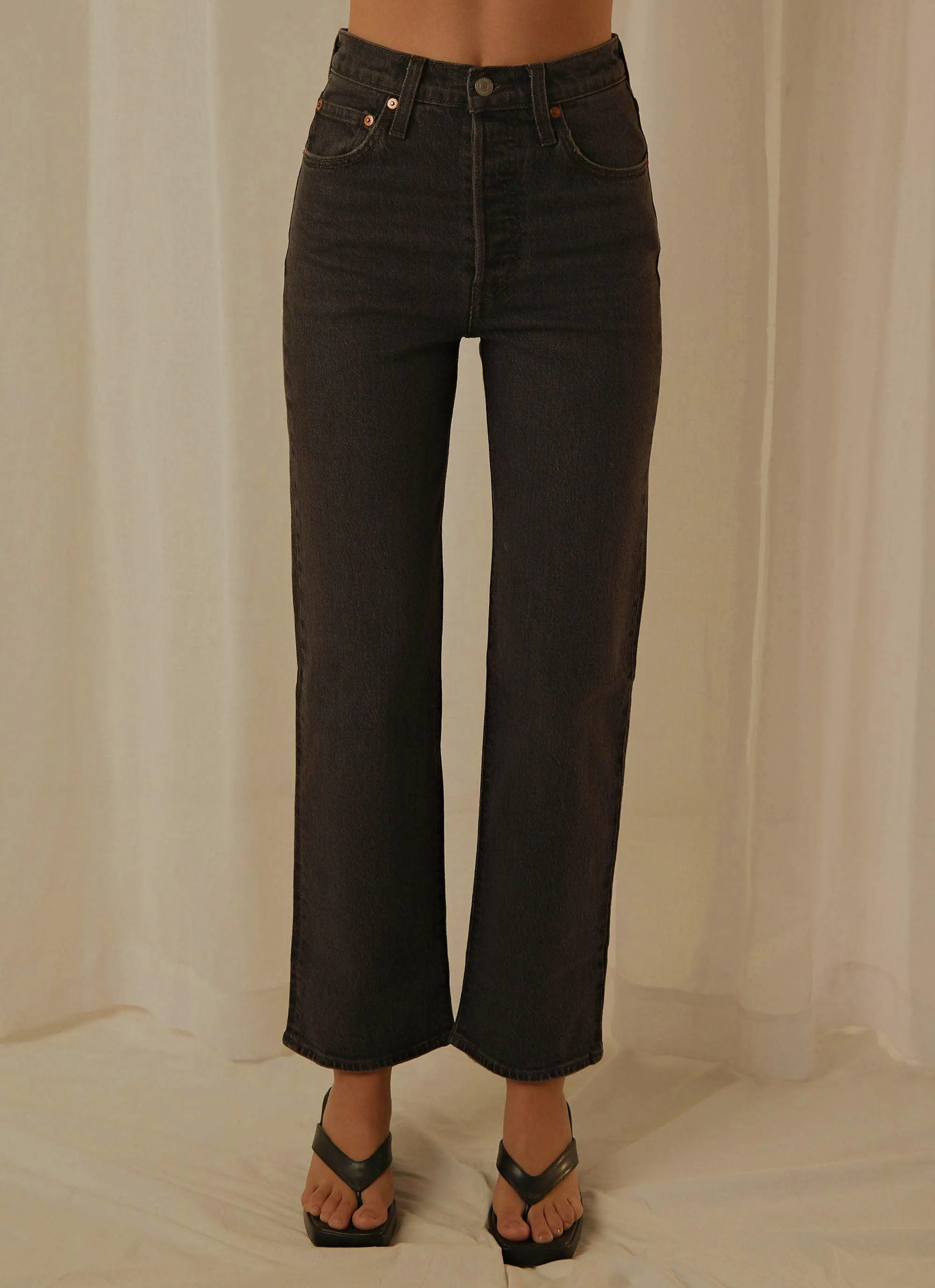 Ribcage Straight Ankle Jeans - Feelin' Cagey