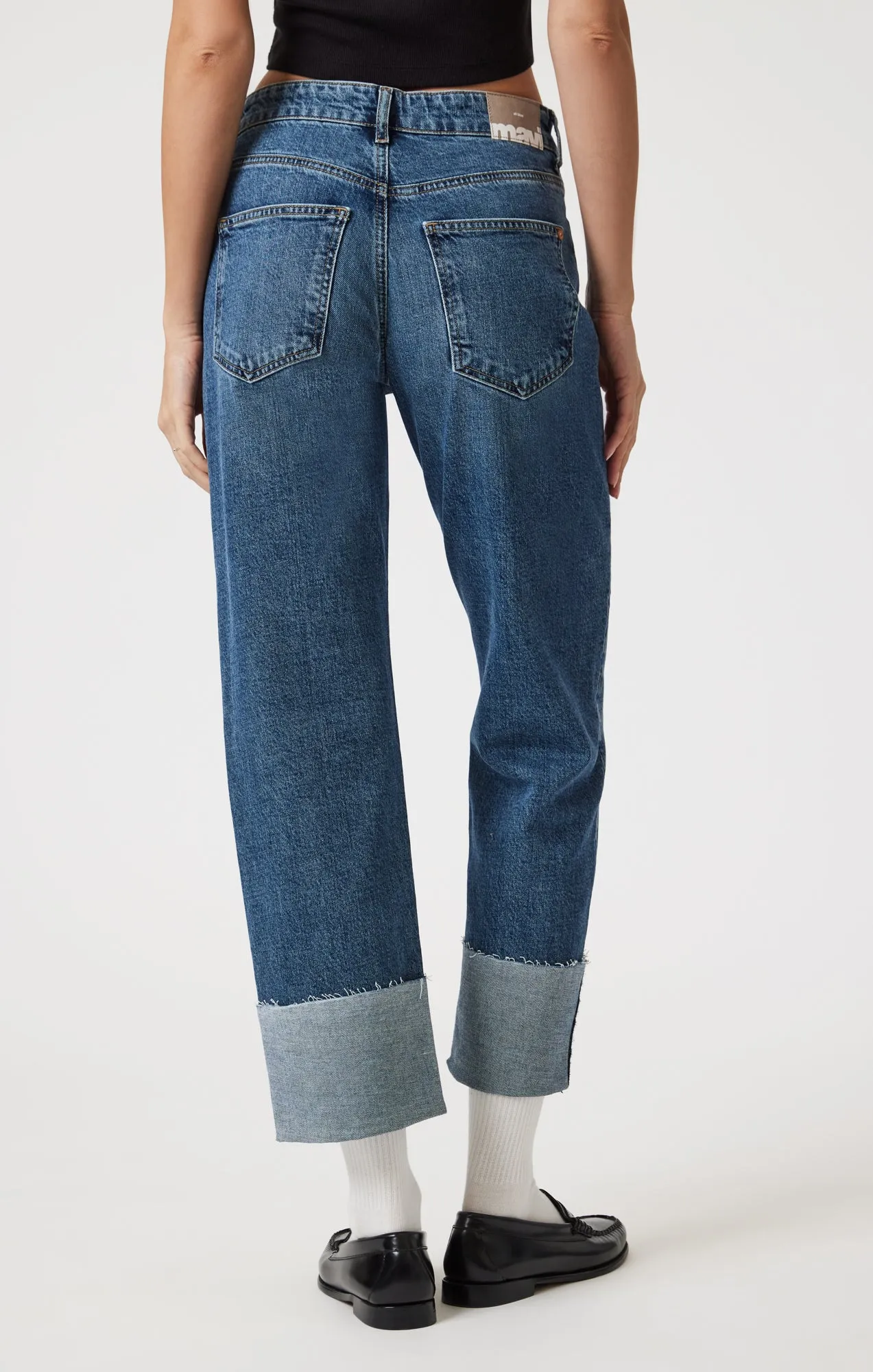 SAVANNAH CUFFED STRAIGHT LEG IN SHADED CLASSIC BLUE