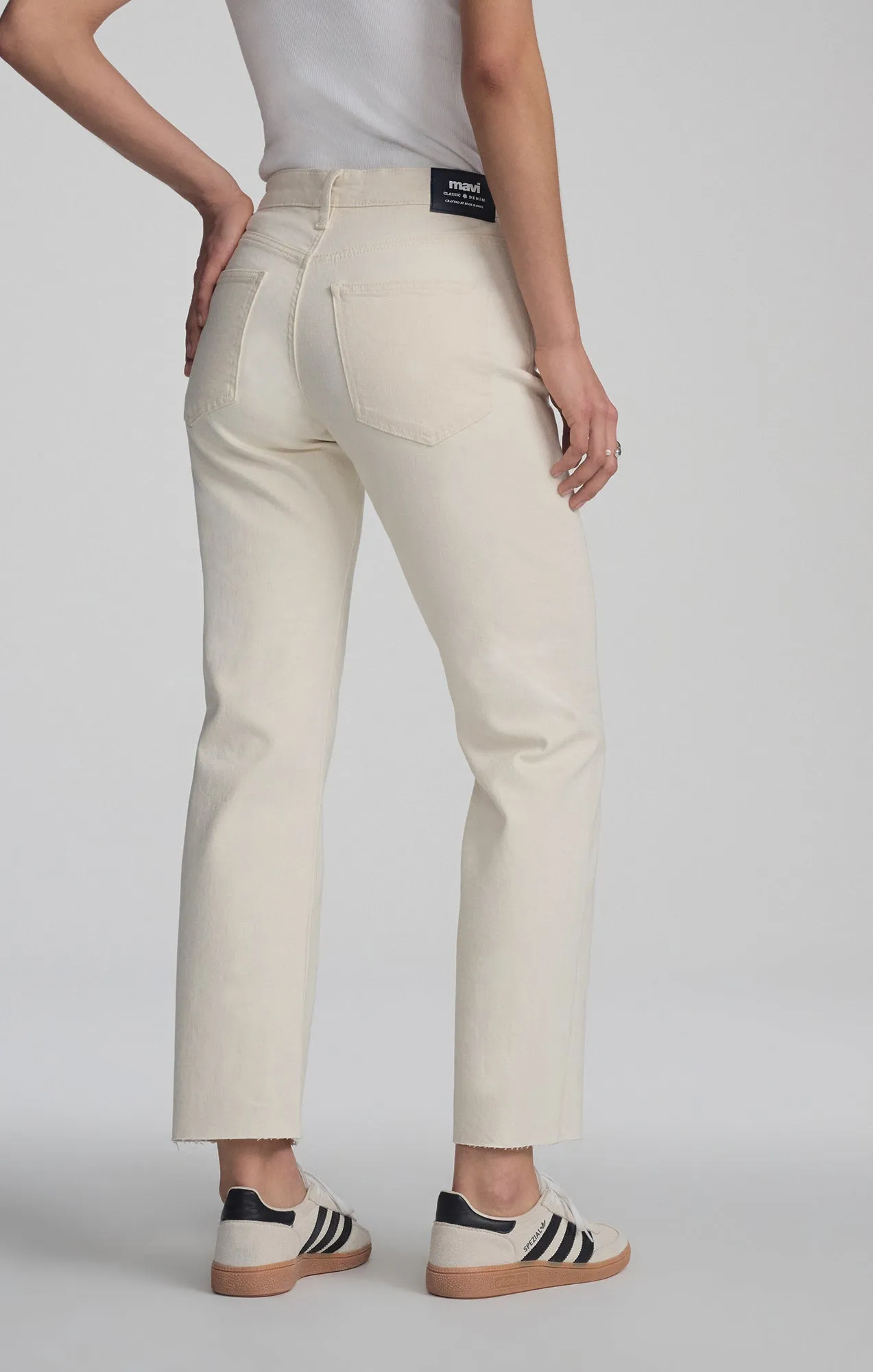 SAVANNAH STRAIGHT LEG IN ECRU CLASSIC BLUE