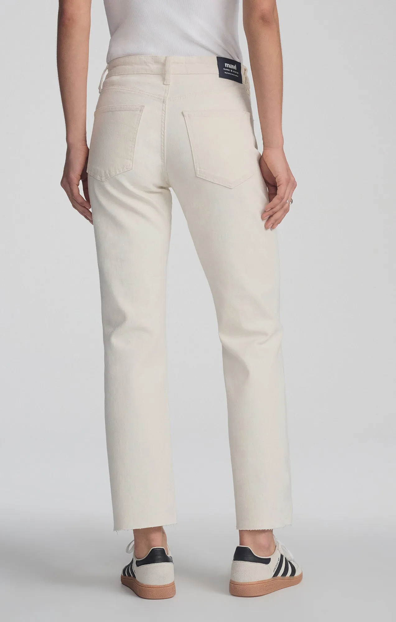 SAVANNAH STRAIGHT LEG IN ECRU CLASSIC BLUE