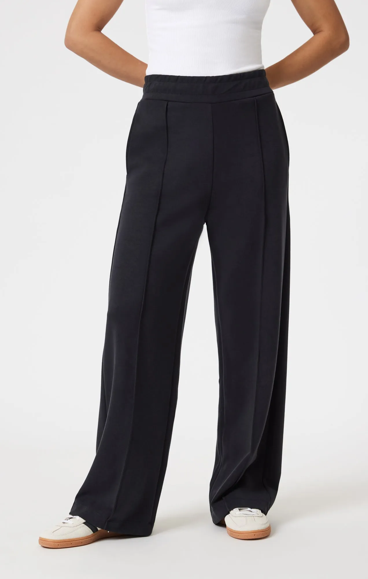 SPORTY LUXE TENCEL™ PANTS IN BLACK