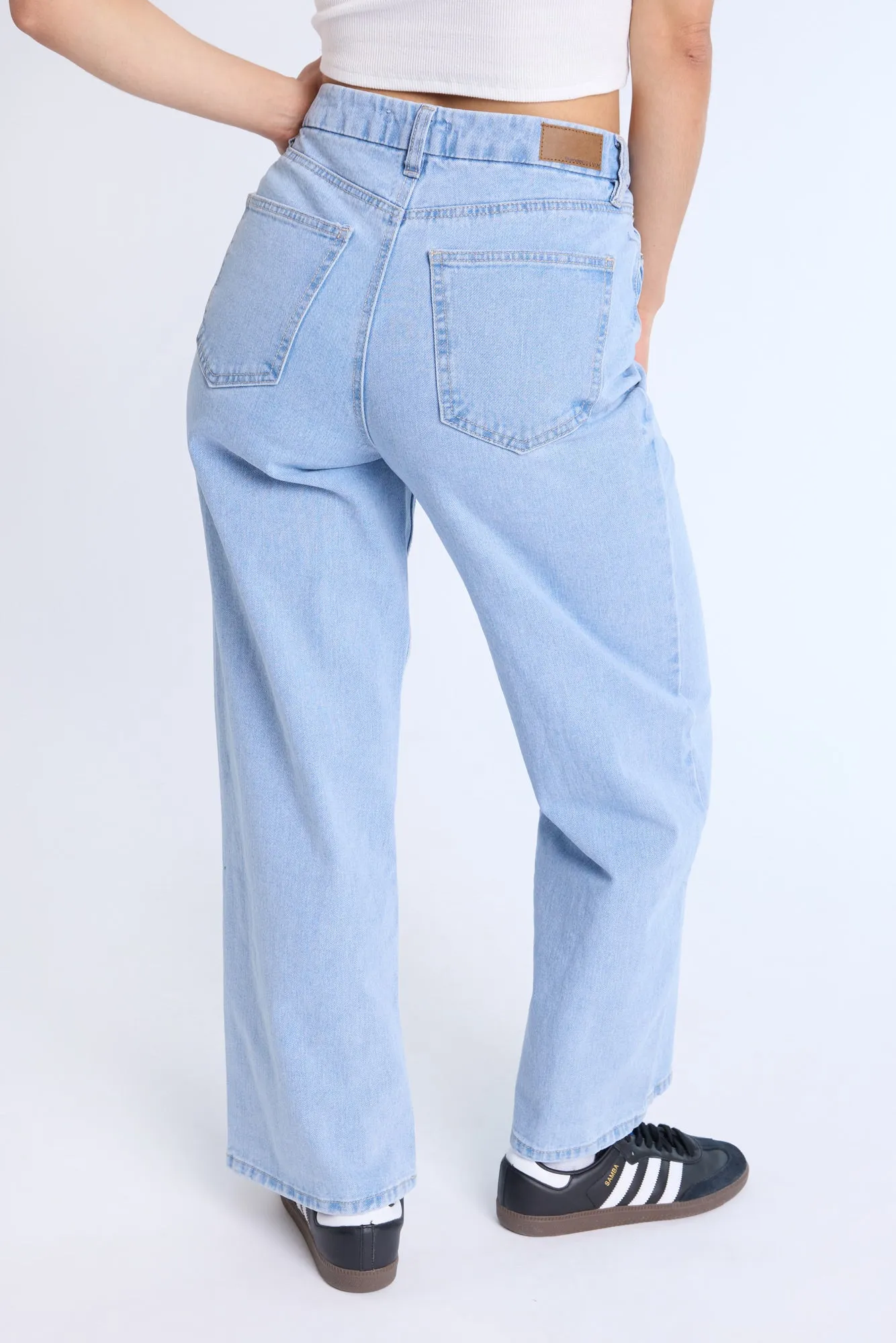 Super High Rise Curvy Baggy Jeans