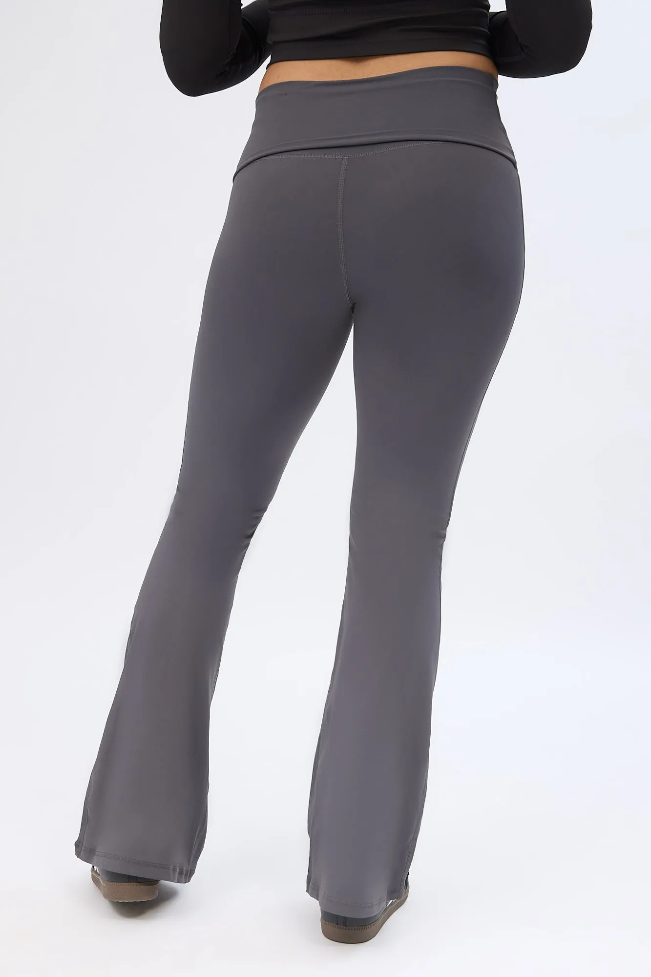 Super Smooth Fold-Over Flare Pocket Leggings