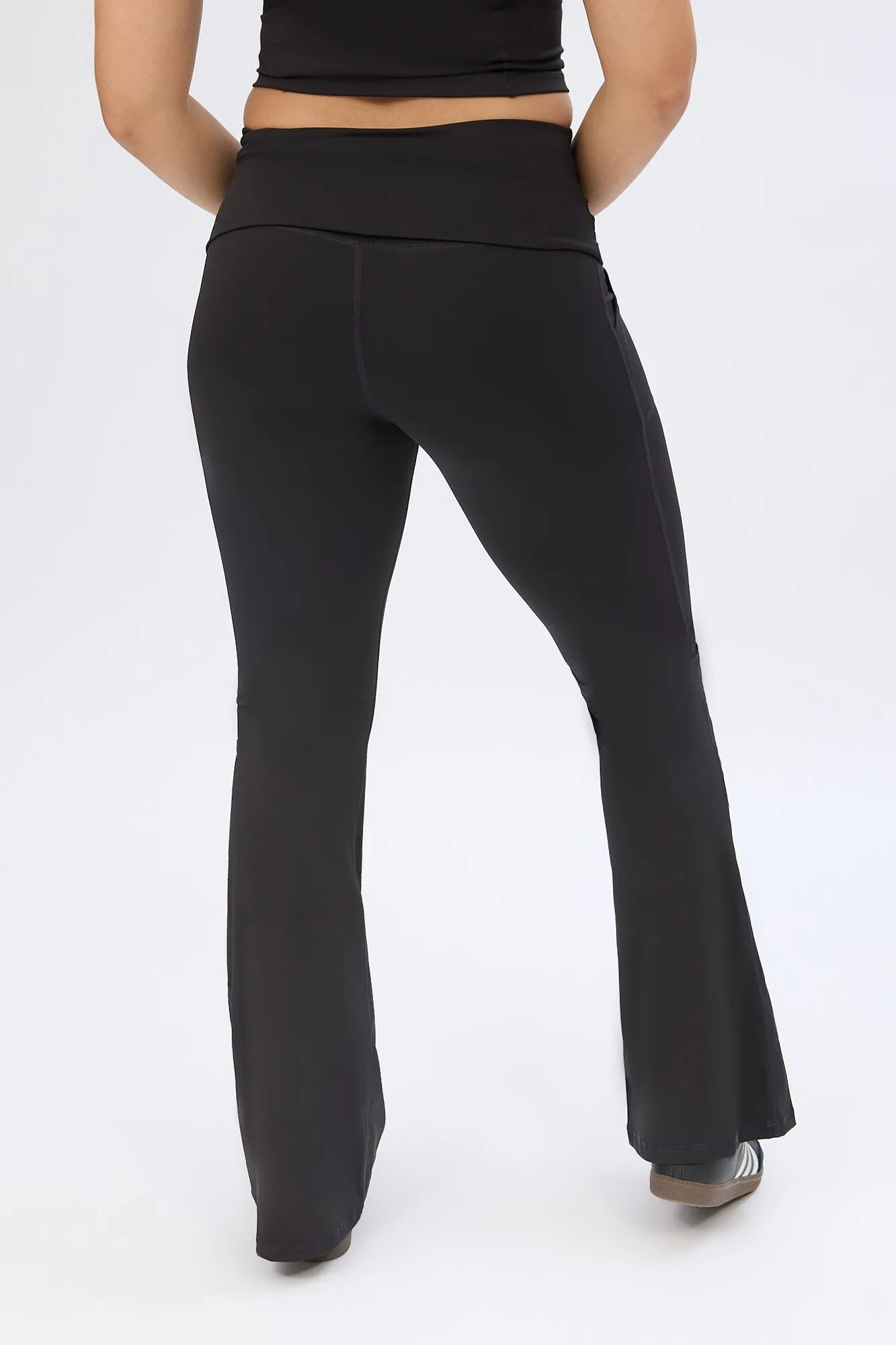 Super Smooth Fold-Over Flare Pocket Leggings