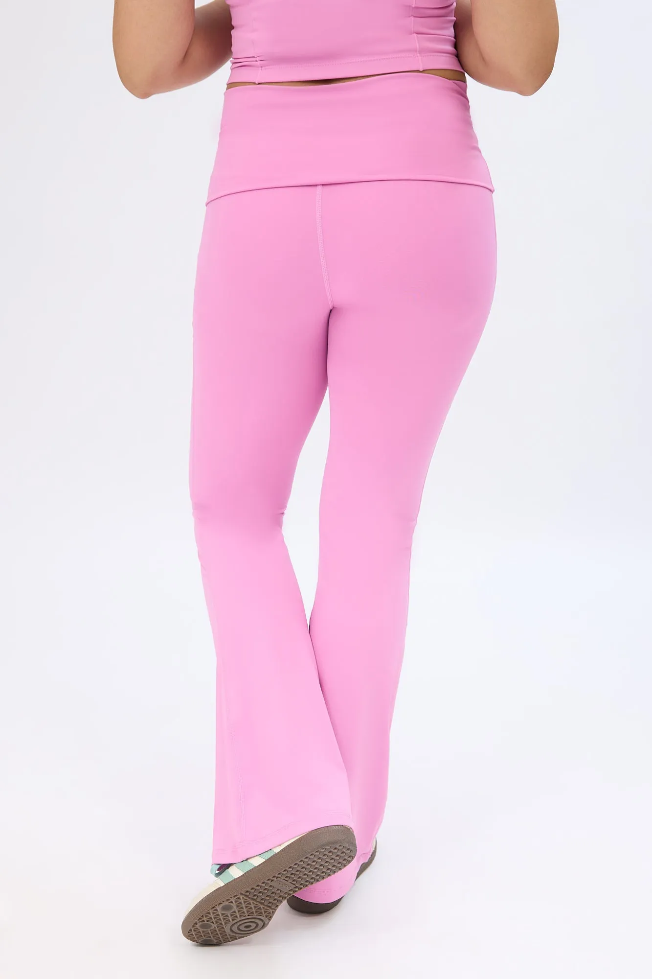 Super Smooth Fold-Over Flare Pocket Leggings