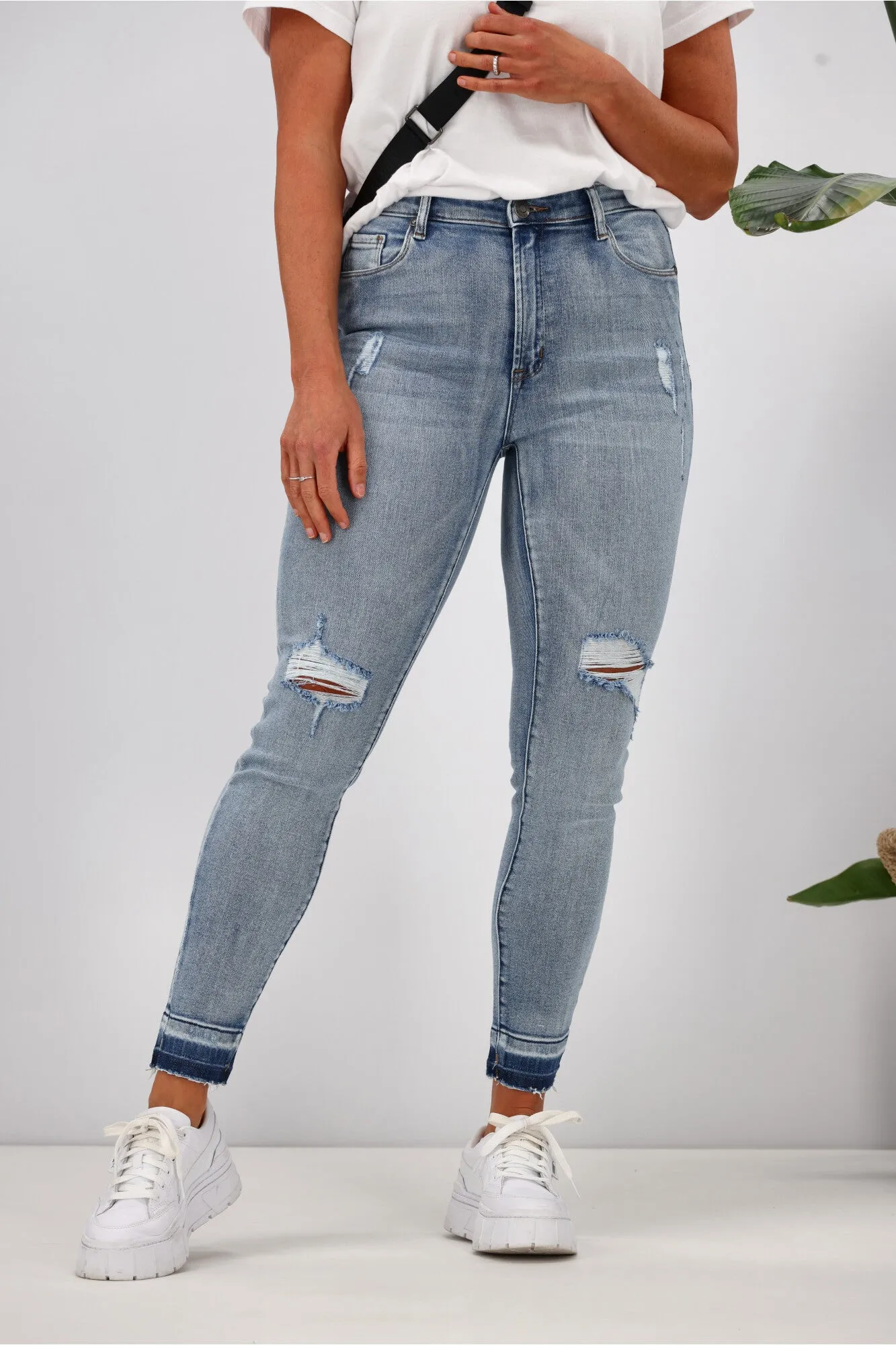 Wakee Georgia Ripped Jean Blue