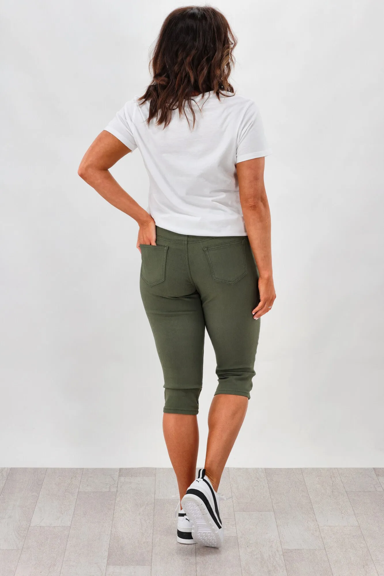 Wakee Mandy Capri Pants Khaki