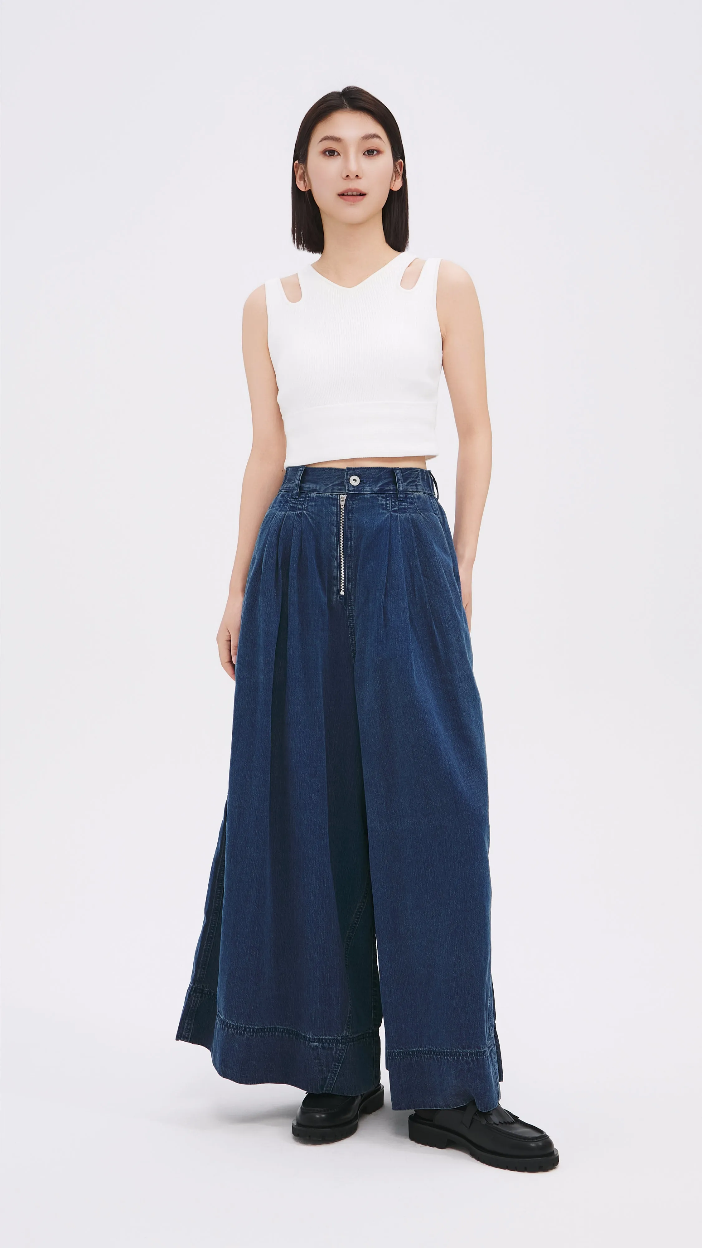 Wide-leg Jeans