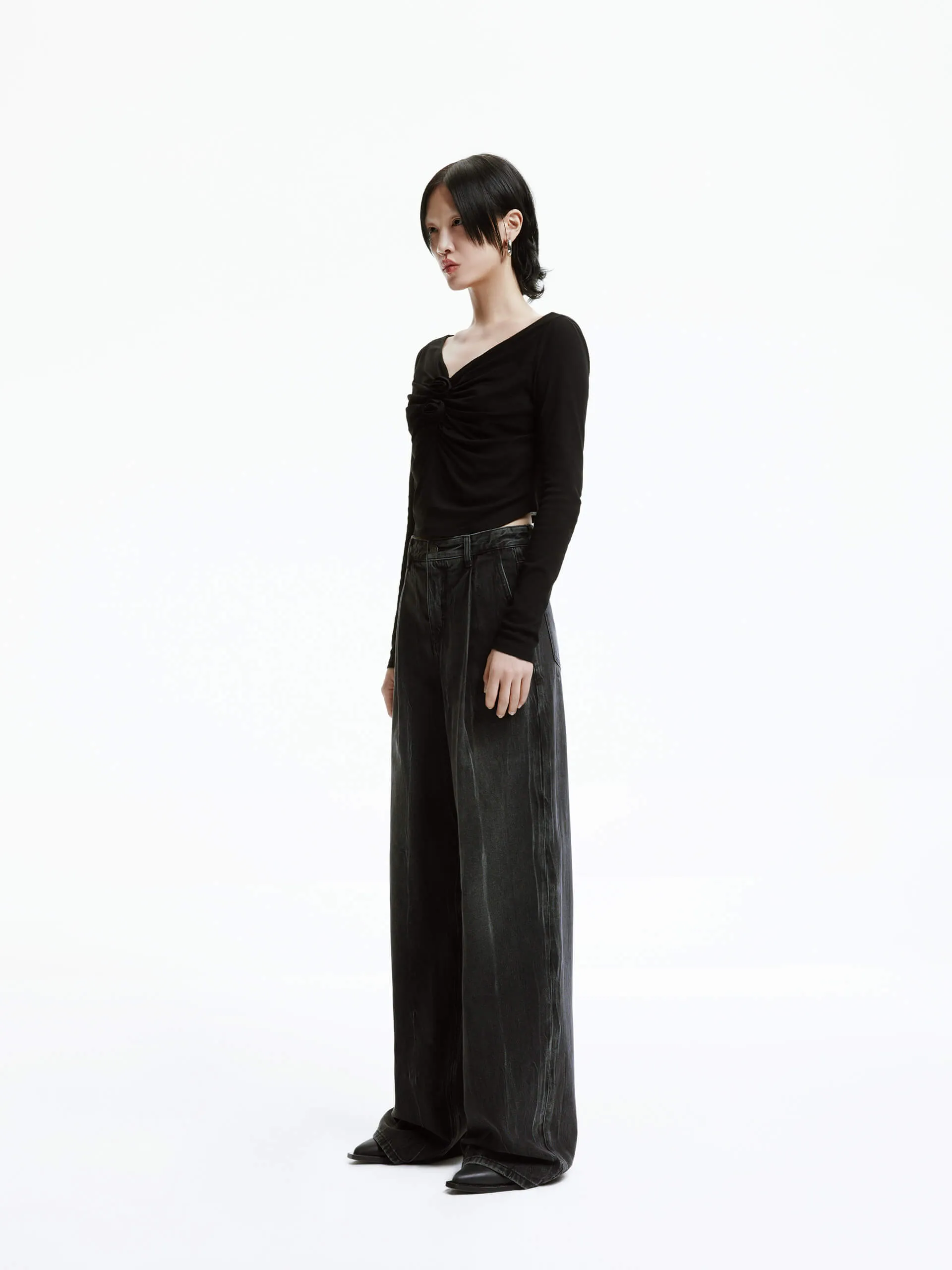 Wide Leg Pleated Jeans
