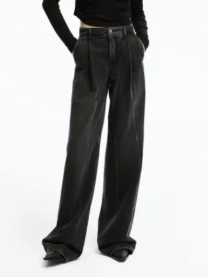 Wide Leg Pleated Jeans