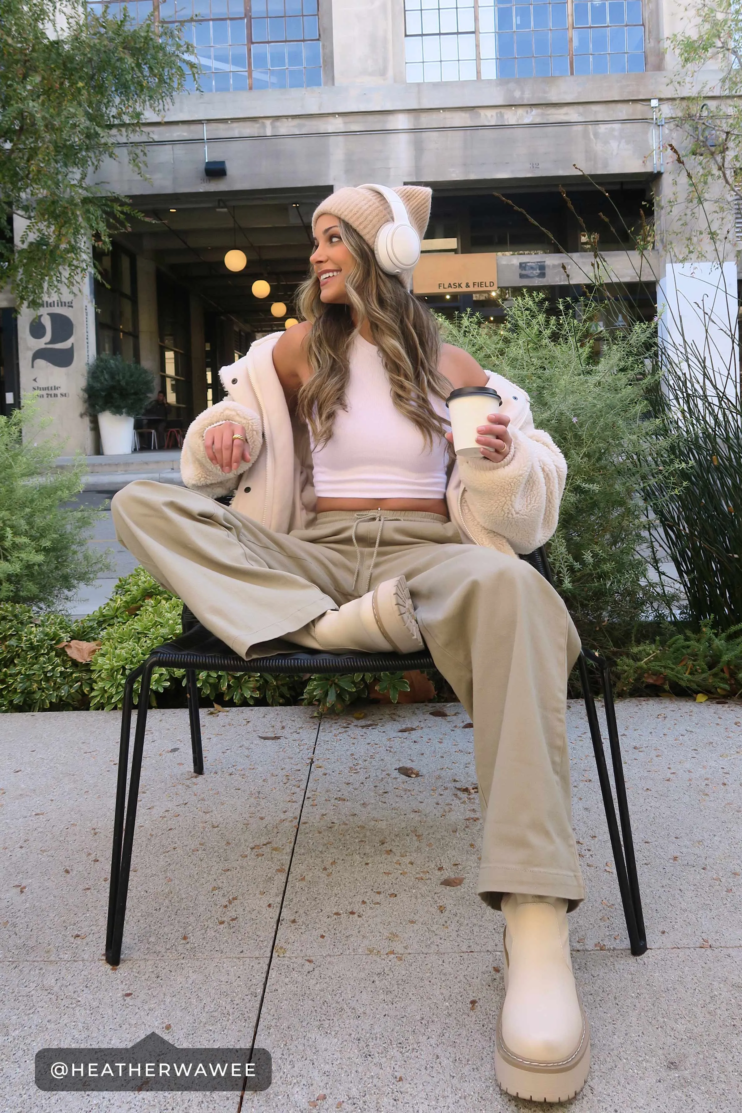 Women's Wide Leg Jogger