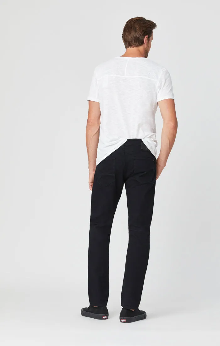 ZACH STRAIGHT LEG IN BLACK WILLIAMSBURG