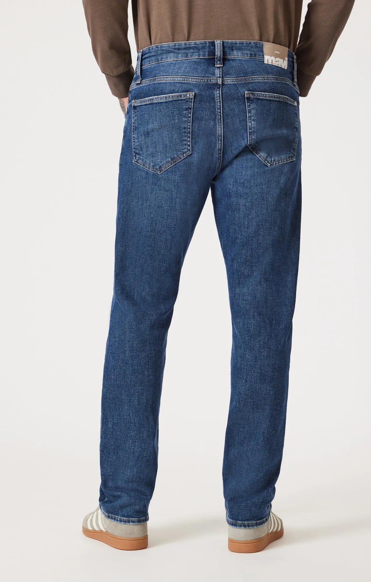 ZACH STRAIGHT LEG IN DARK BRUSHED CLASSIC BLUE
